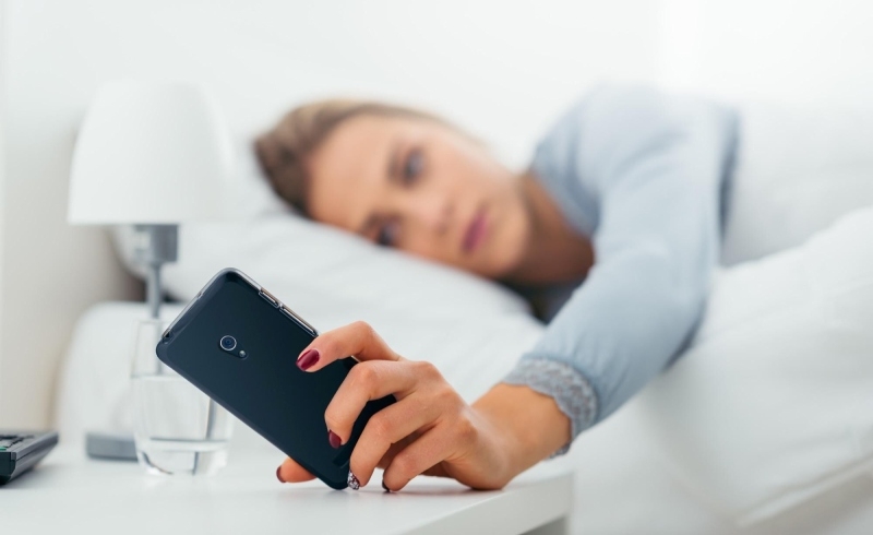 هشدار متخصصان قلب: هرگز بلافاصله پس از بیدار شدن از خواب گوشی خود را چک نکنید