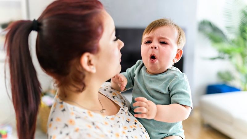زنگ خطر سیاه‌ سرفه برای نوزادان؛ واکسن، مهم‌ ترین خط دفاعی