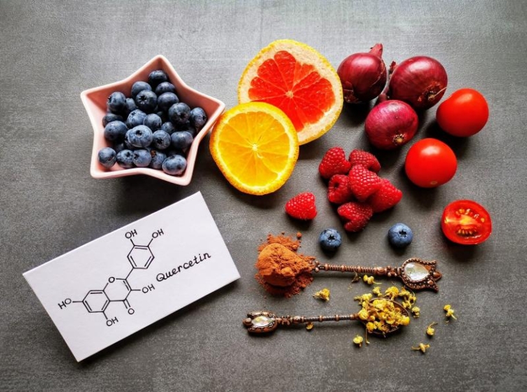 کوئرسیتین چیست و چرا مصرف آن ضروری است؟