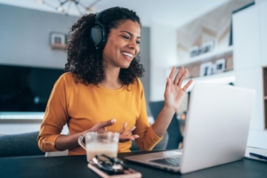 تاثیر کار از خانه بر سلامت روان: زنان بیشترین بهره را می‌ برند