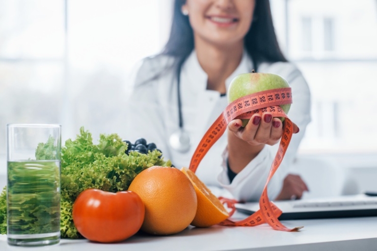 چگونه محیط پیرامون ما عادات غذایی را شکل داده و انتخاب سالم را آسان می‌ کند؟