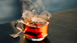 آیا واقعا نوشیدنی گرم باعث خنک شدن بدن می شود؟